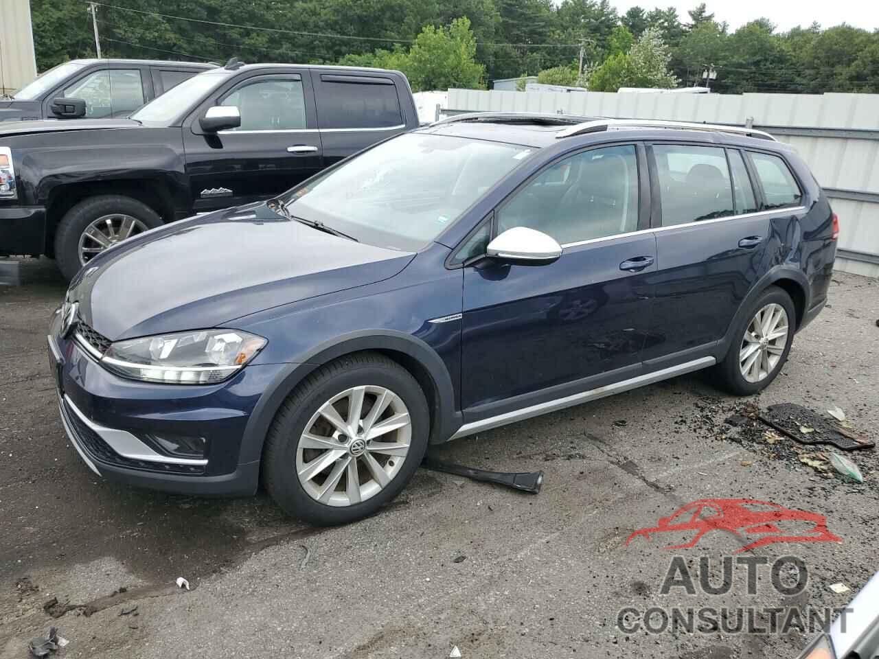 VOLKSWAGEN GOLF 2018 - 3VWM17AU5JM758582