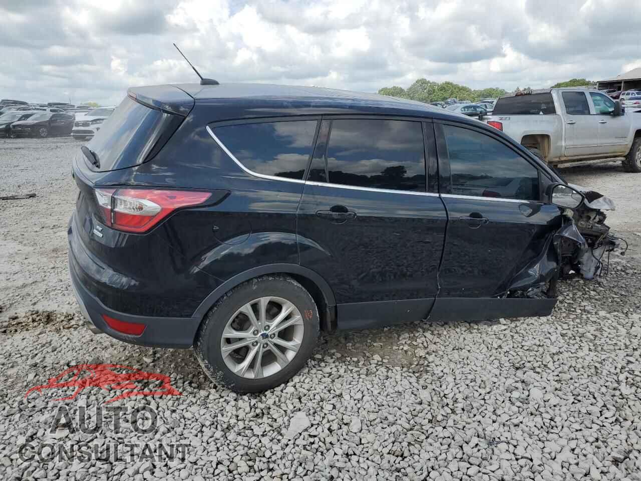 FORD ESCAPE 2017 - 1FMCU0G92HUB87618