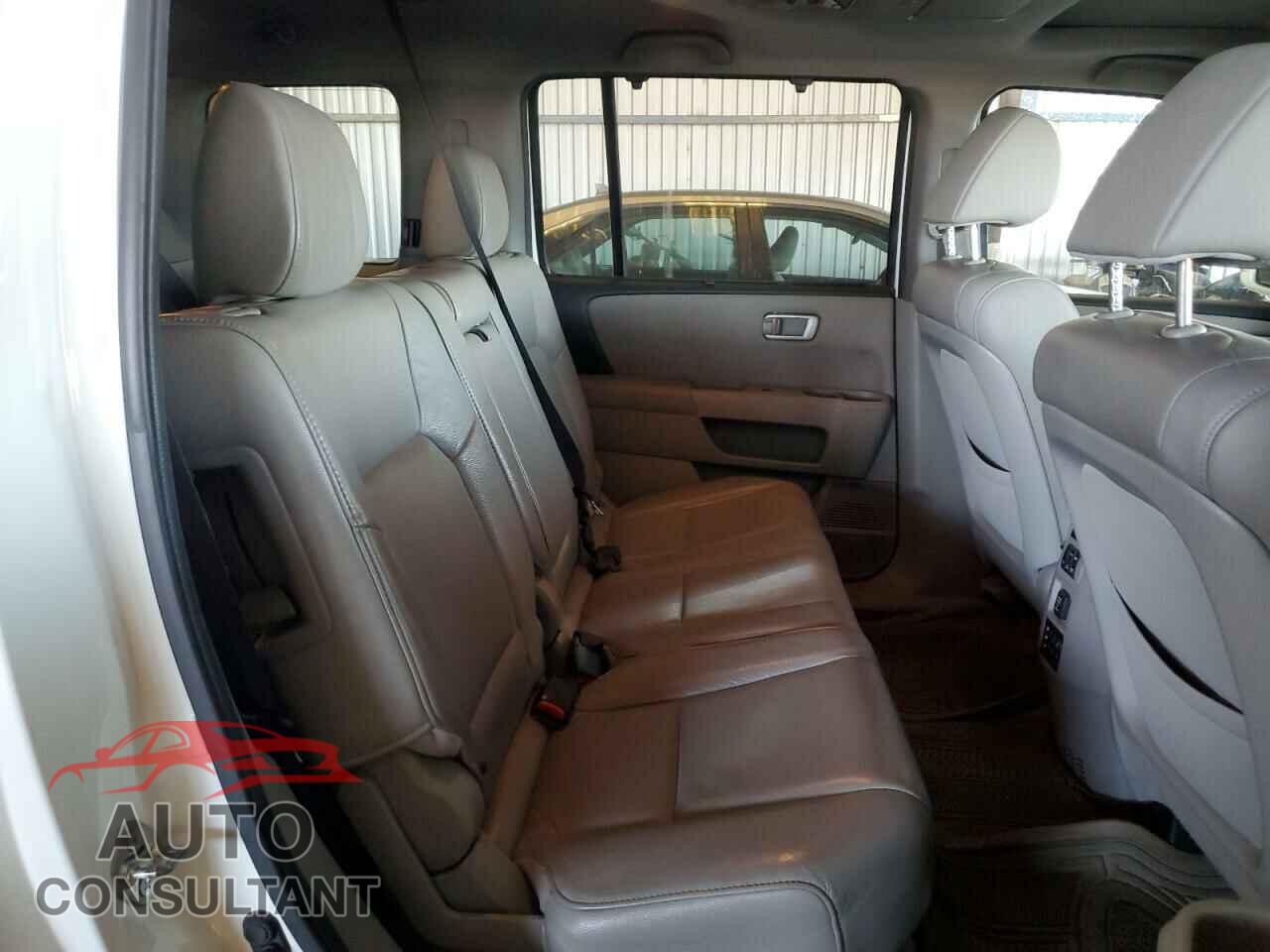 HONDA PILOT 2012 - 5FNYF4H98CB010888