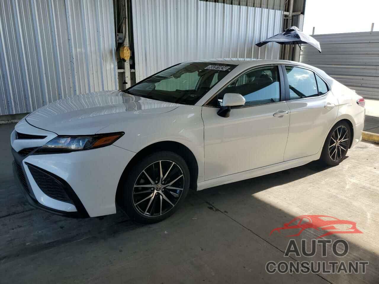 TOYOTA CAMRY 2021 - 4T1G11AK4MU471502