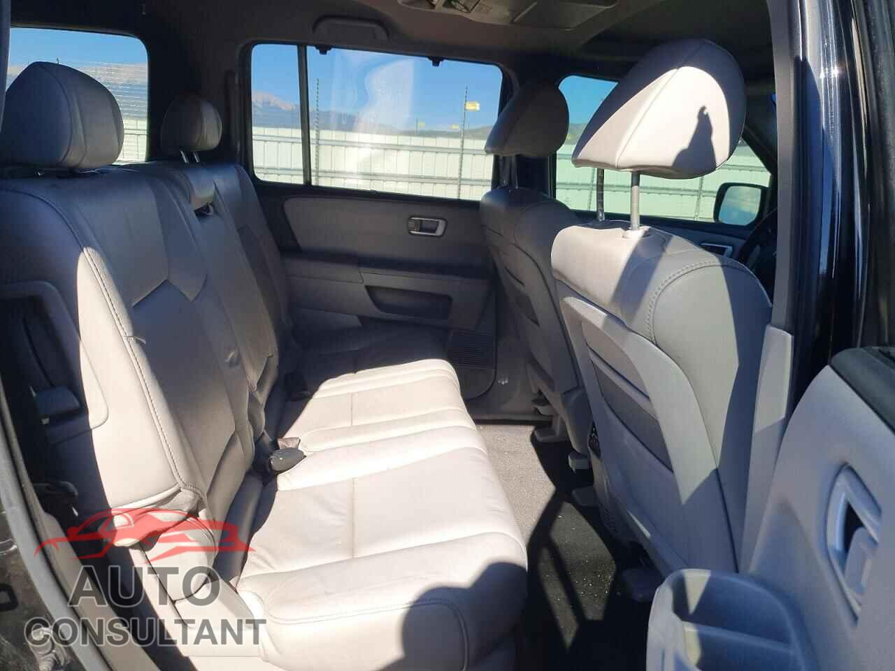 HONDA PILOT 2011 - 5FNYF4H95BB080962