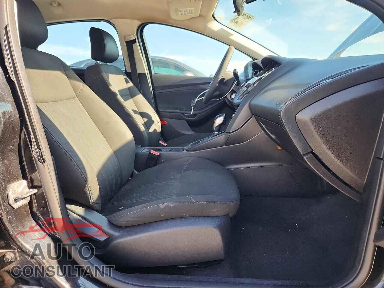 FORD FOCUS 2015 - 1FADP3E24FL253229