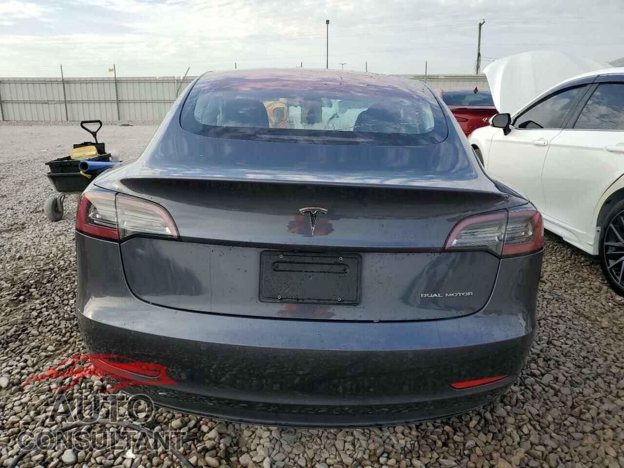 TESLA MODEL 3 2018 - 5YJ3E1EB4JF144779