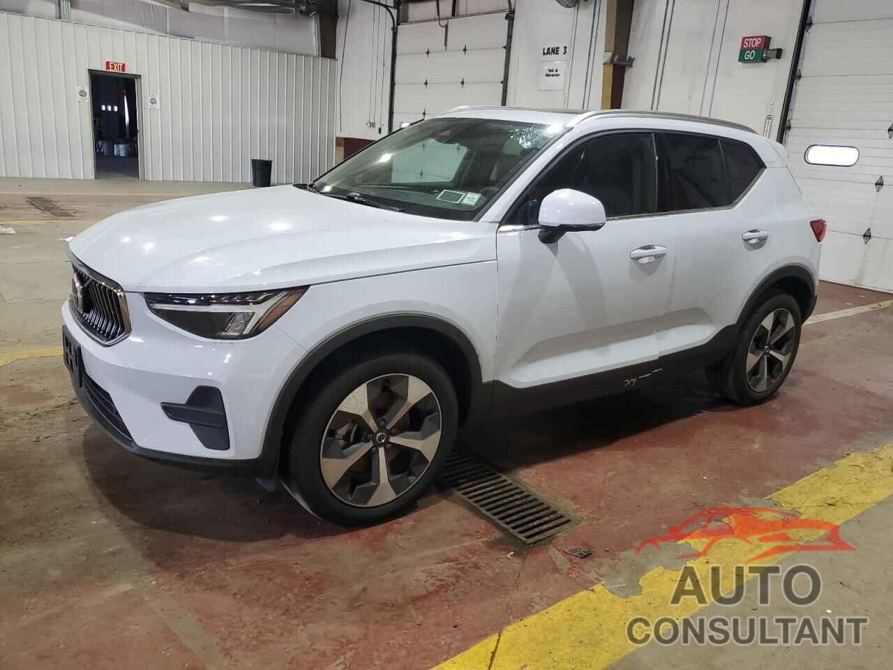 VOLVO XC40 CORE 2025 - YV4L12UJ4S2550704