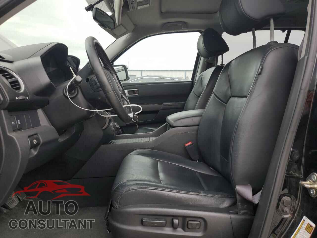 HONDA PILOT 2015 - 5FNYF3H92FB016393