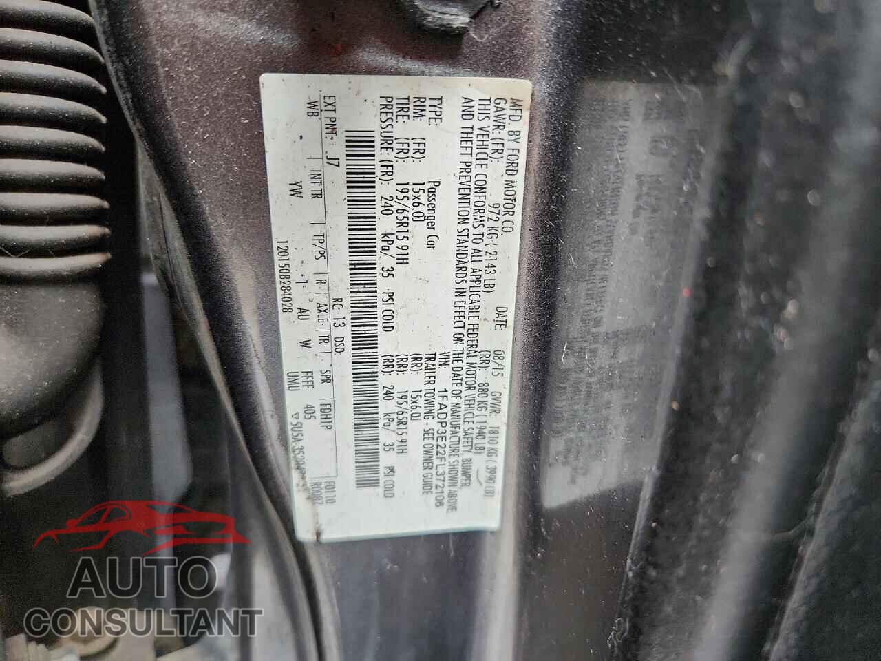 FORD FOCUS 2015 - 1FADP3E22FL372106