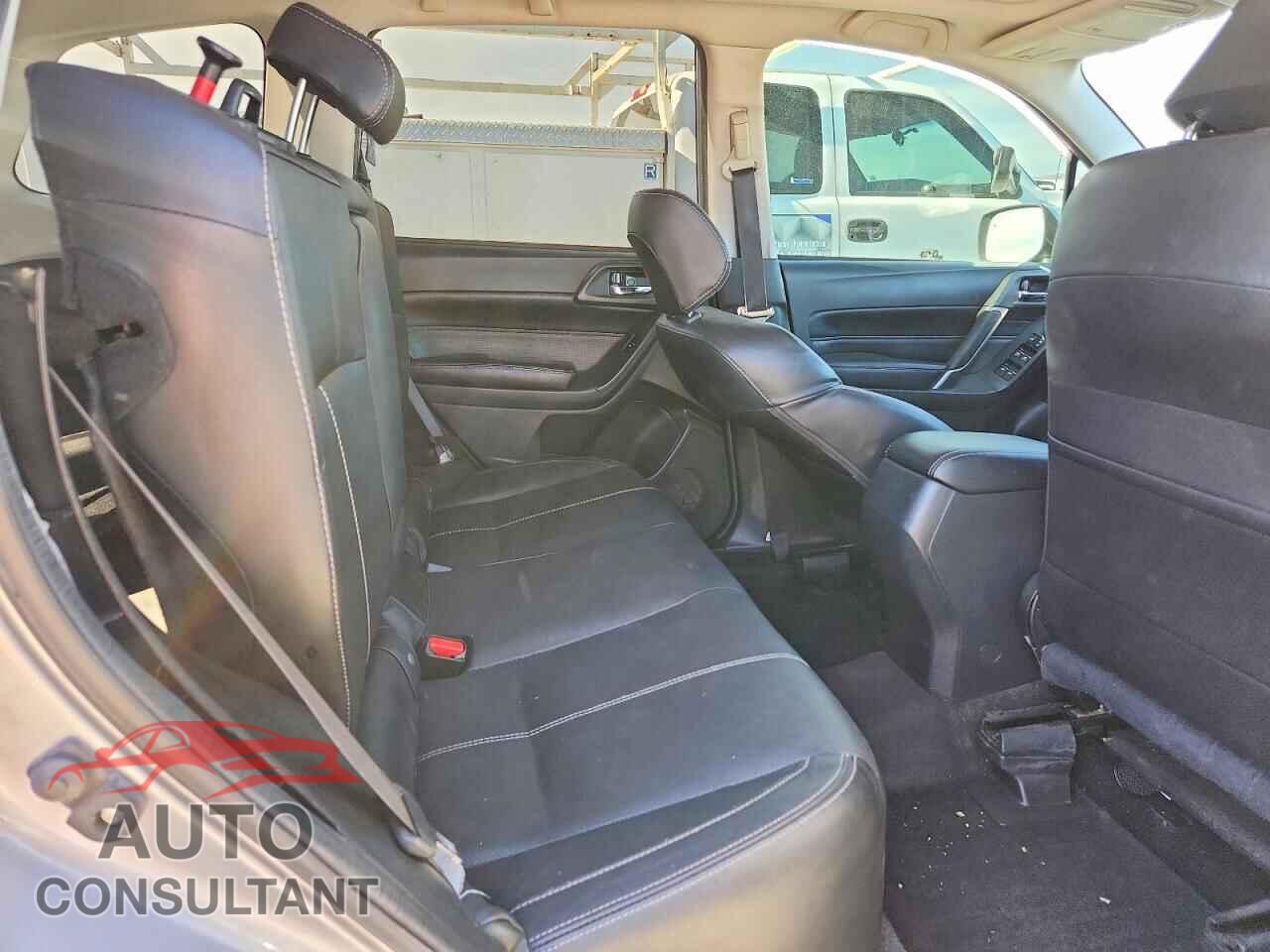 SUBARU FORESTER 2017 - JF2SJATC7HH411962