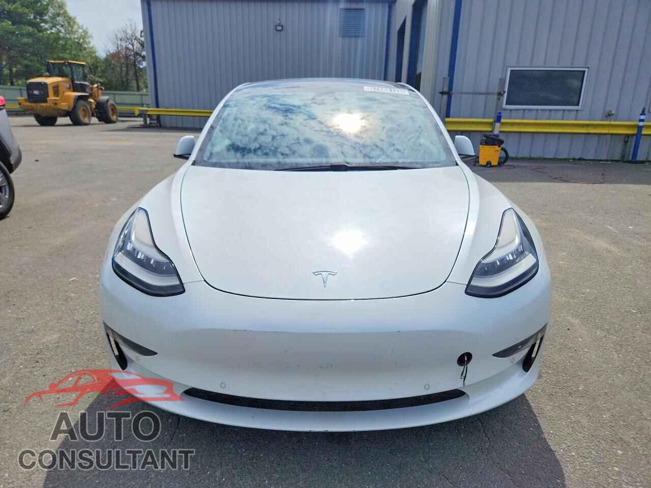 TESLA MODEL 3 2021 - 5YJ3E1EA0MF851972