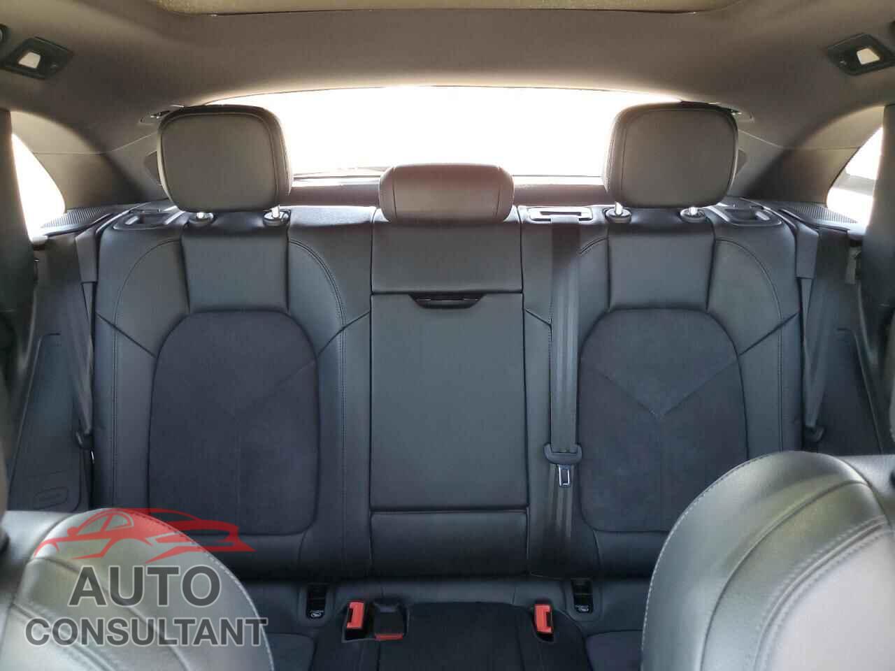 PORSCHE MACAN 2018 - WP1AA2A59JLB09143