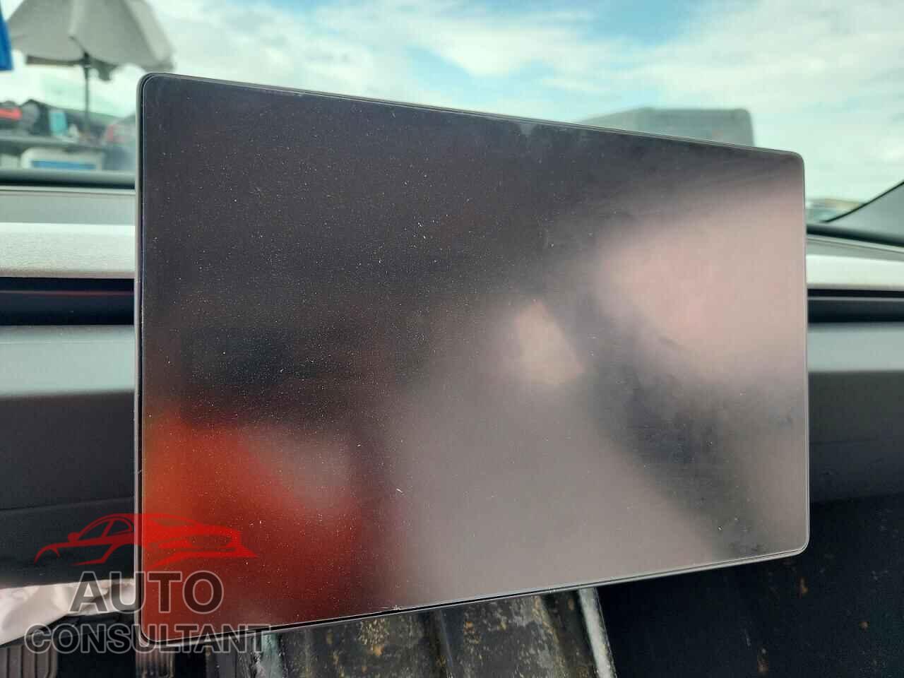 TESLA MODEL 3 2025 - 5YJ3E1EB4SF005723