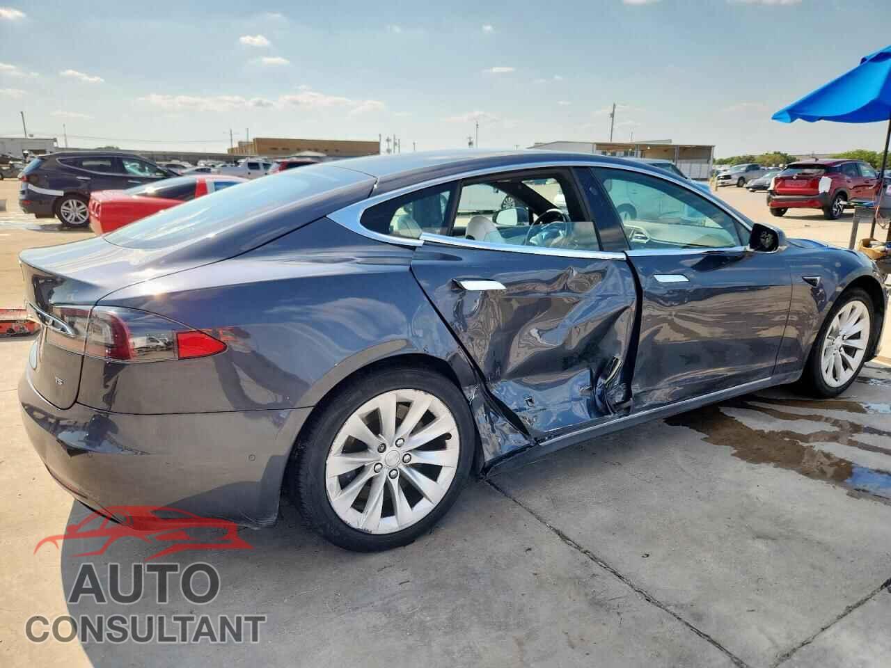 TESLA MODEL S 2017 - 5YJSA1E16HF214601