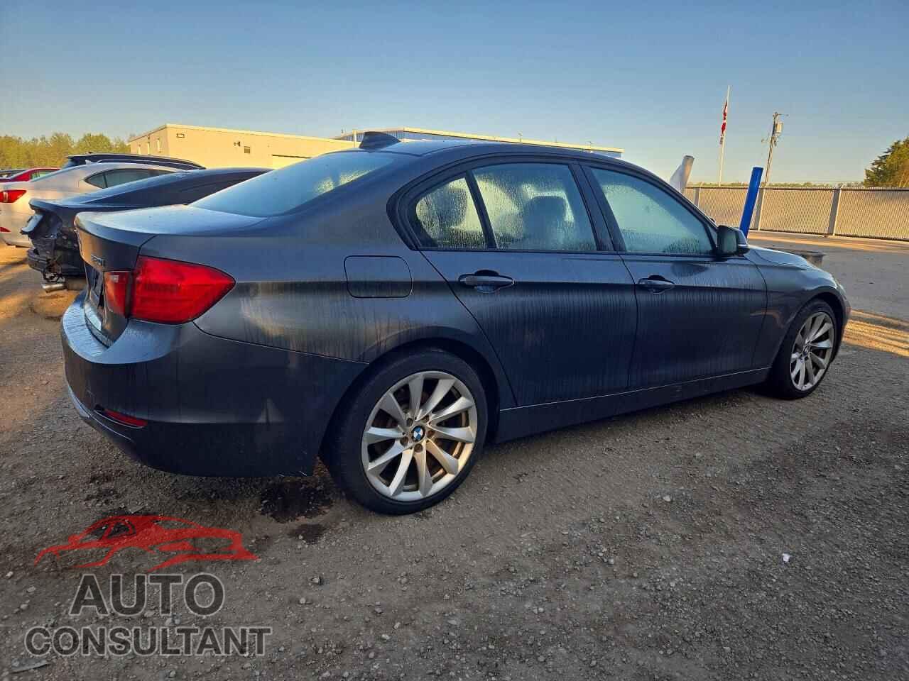 BMW 3 SERIES 2013 - WBA3C3C55DF979544