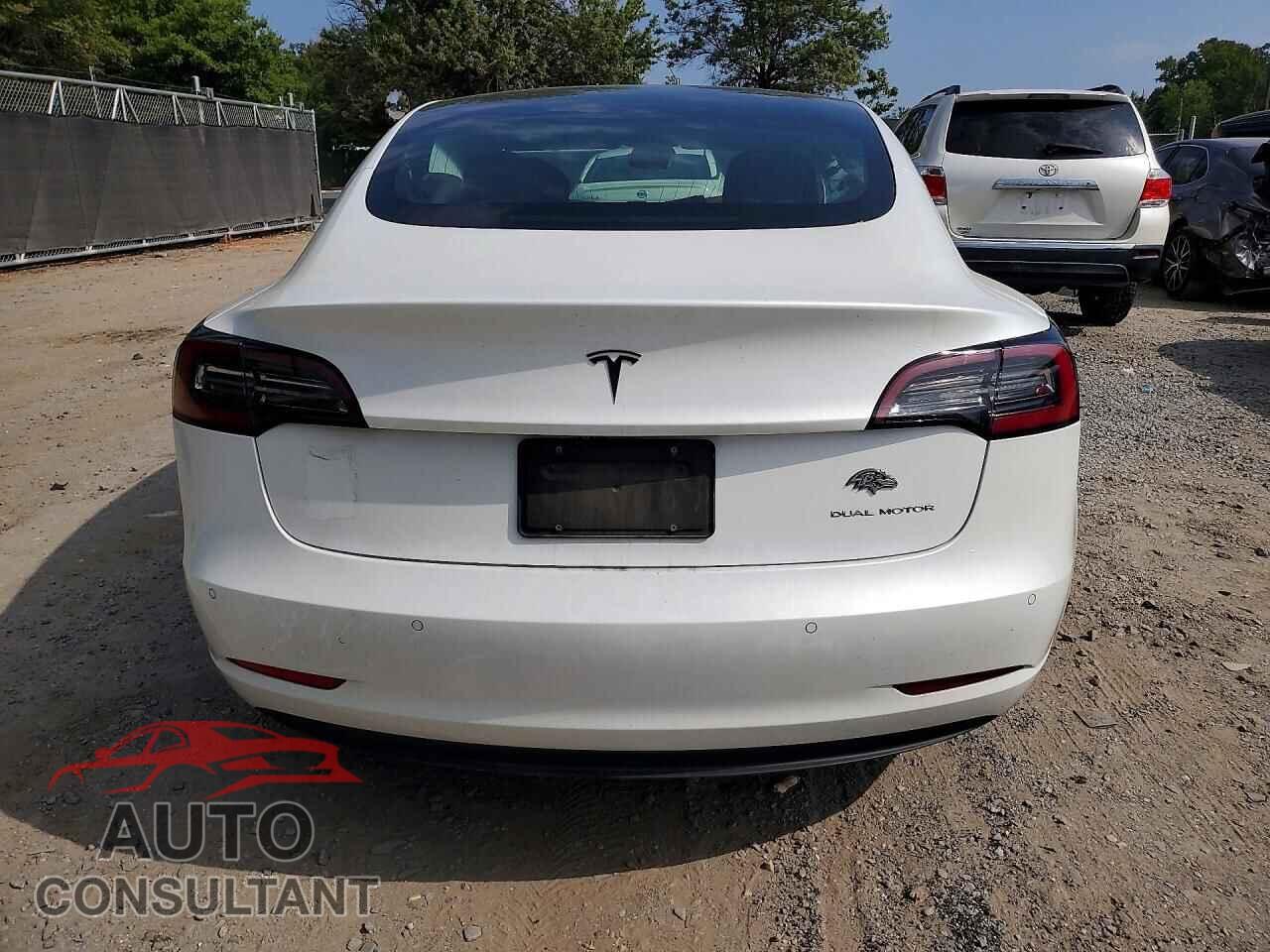 TESLA MODEL 3 2019 - 5YJ3E1EB8KF211675