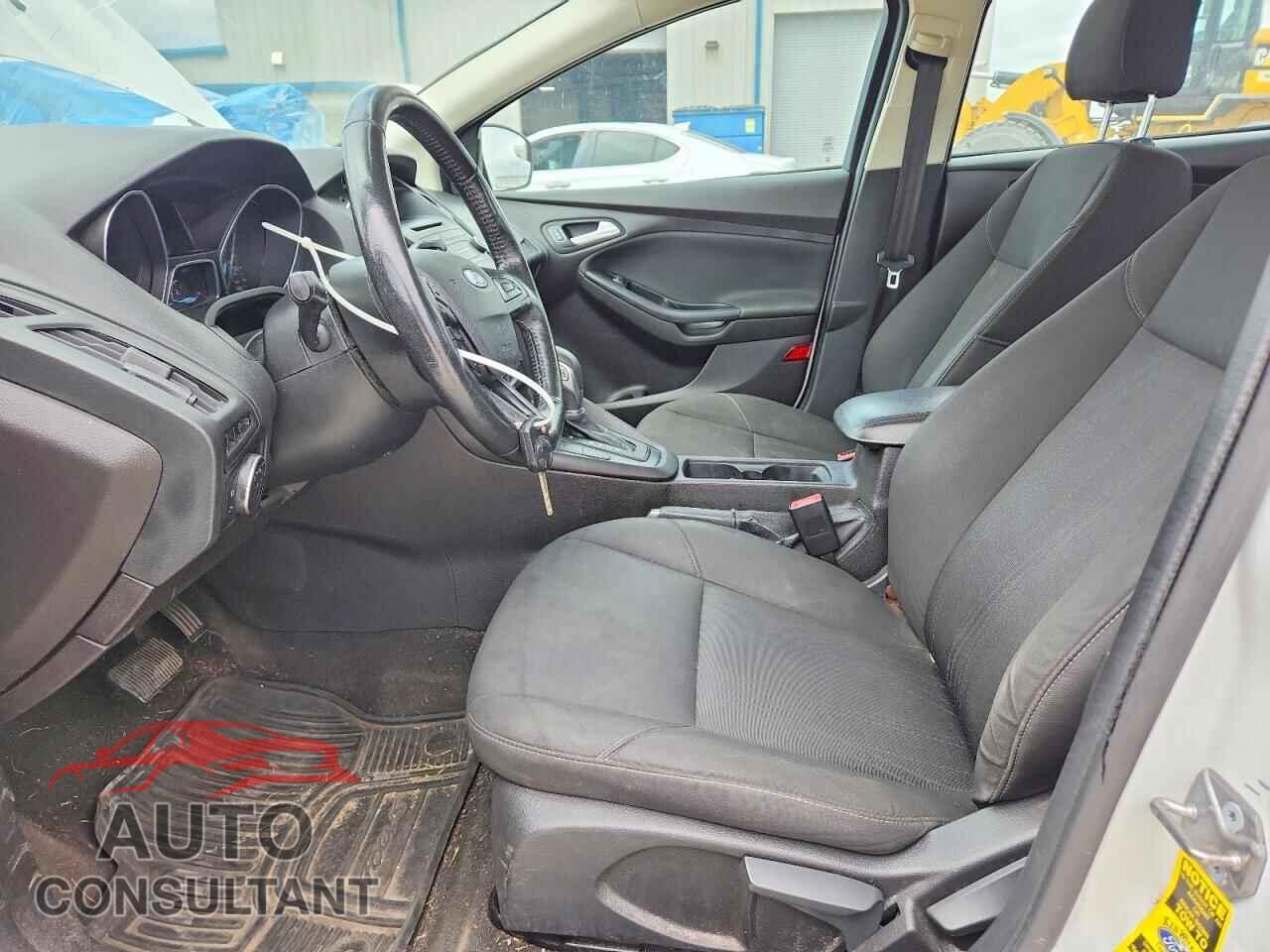 FORD FOCUS 2017 - 1FADP3FE8HL273057