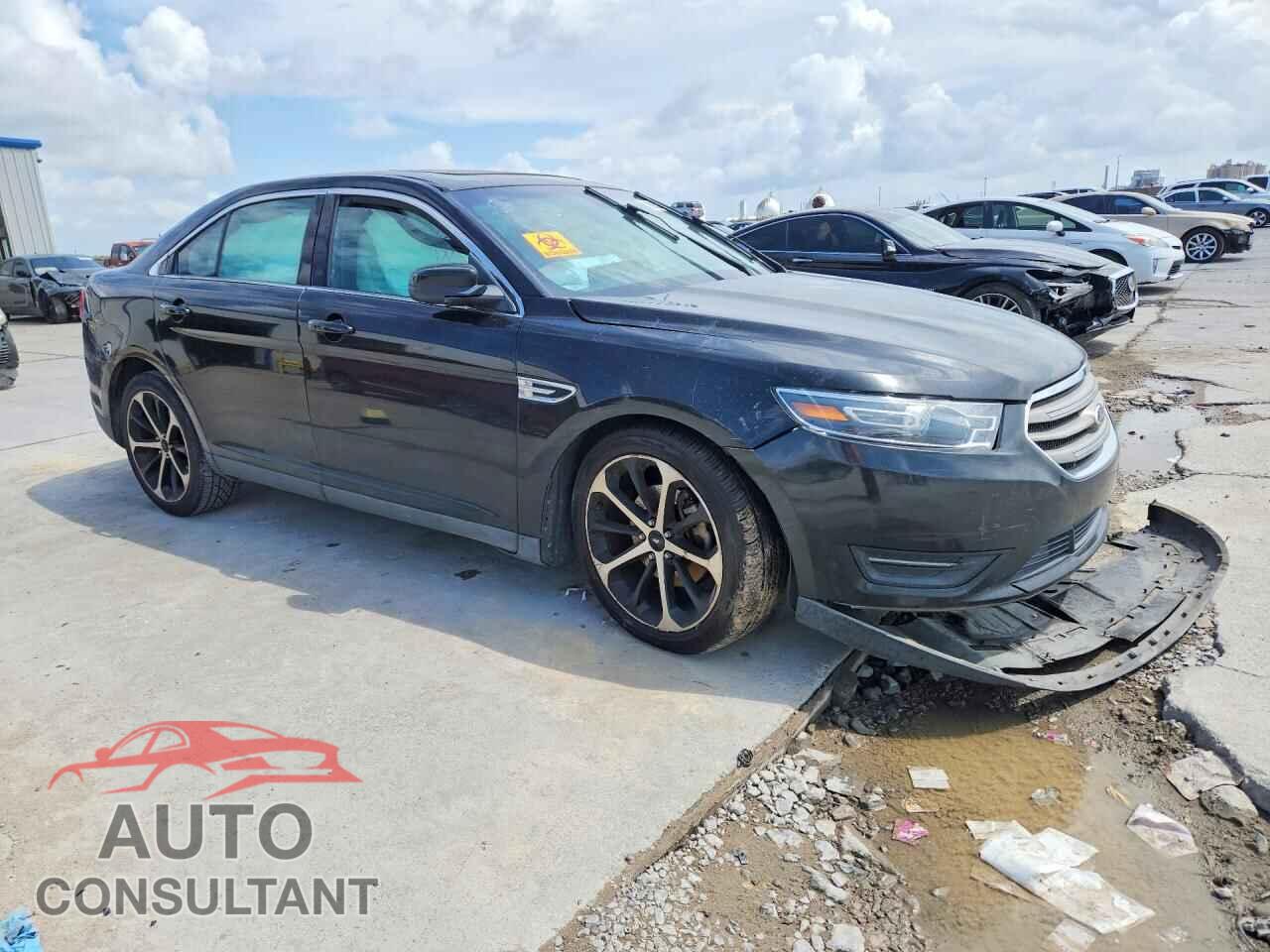 FORD TAURUS 2015 - 1FAHP2E86FG156574