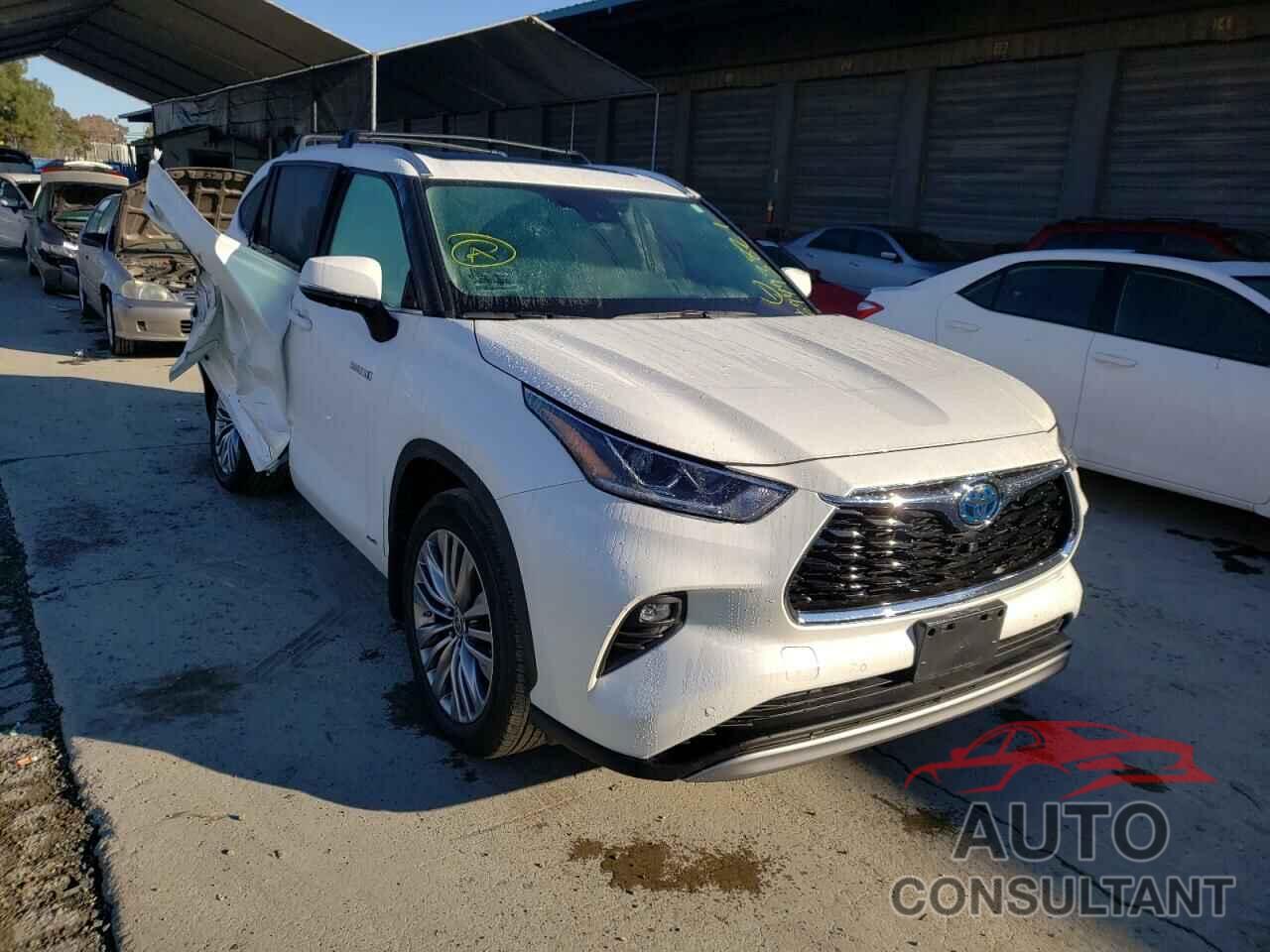 TOYOTA HIGHLANDER 2021 - 5TDEBRCH0MS040913