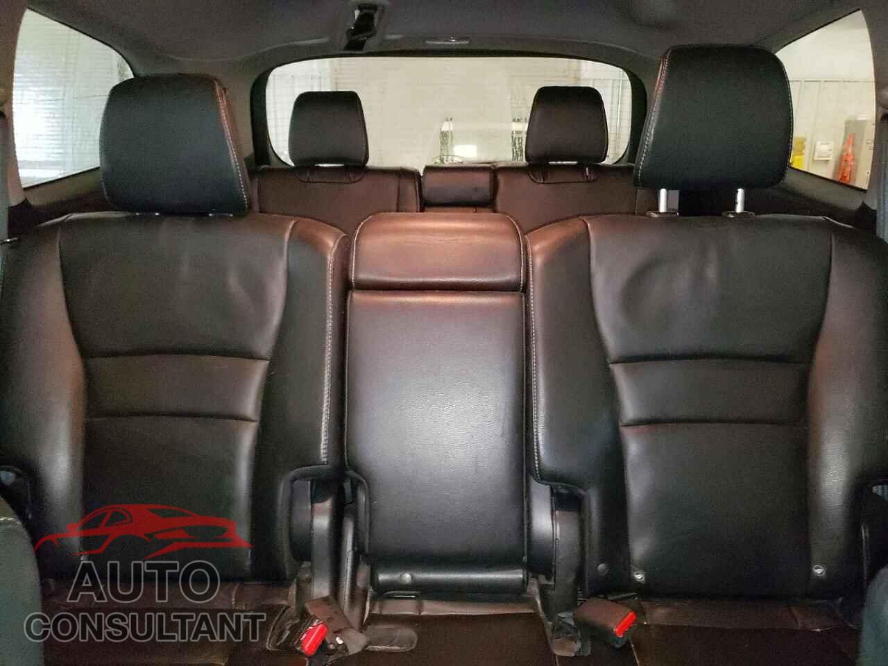 HONDA PILOT 2018 - 5FNYF6H50JB018683
