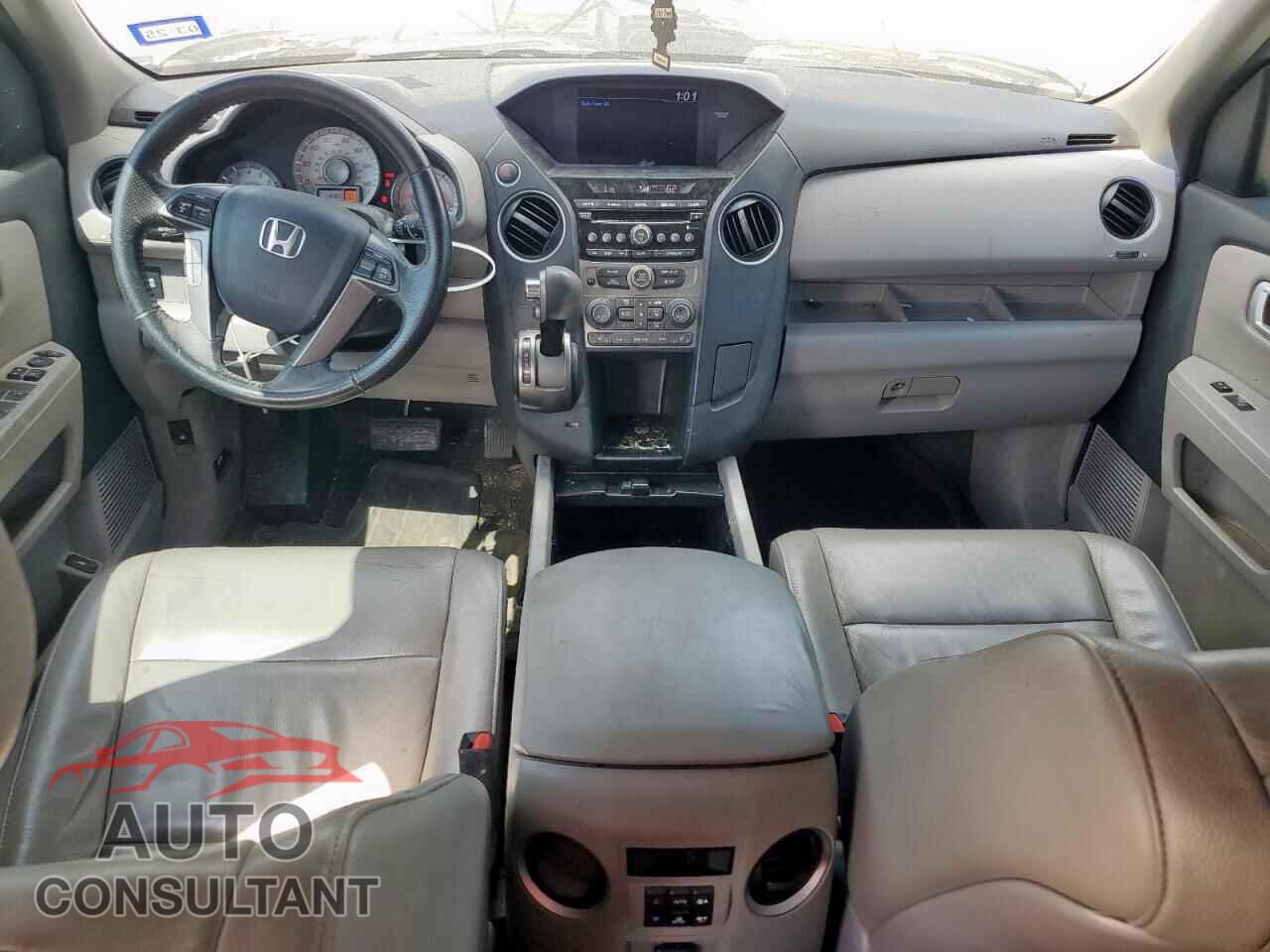 HONDA PILOT 2015 - 5FNYF3H54FB025819