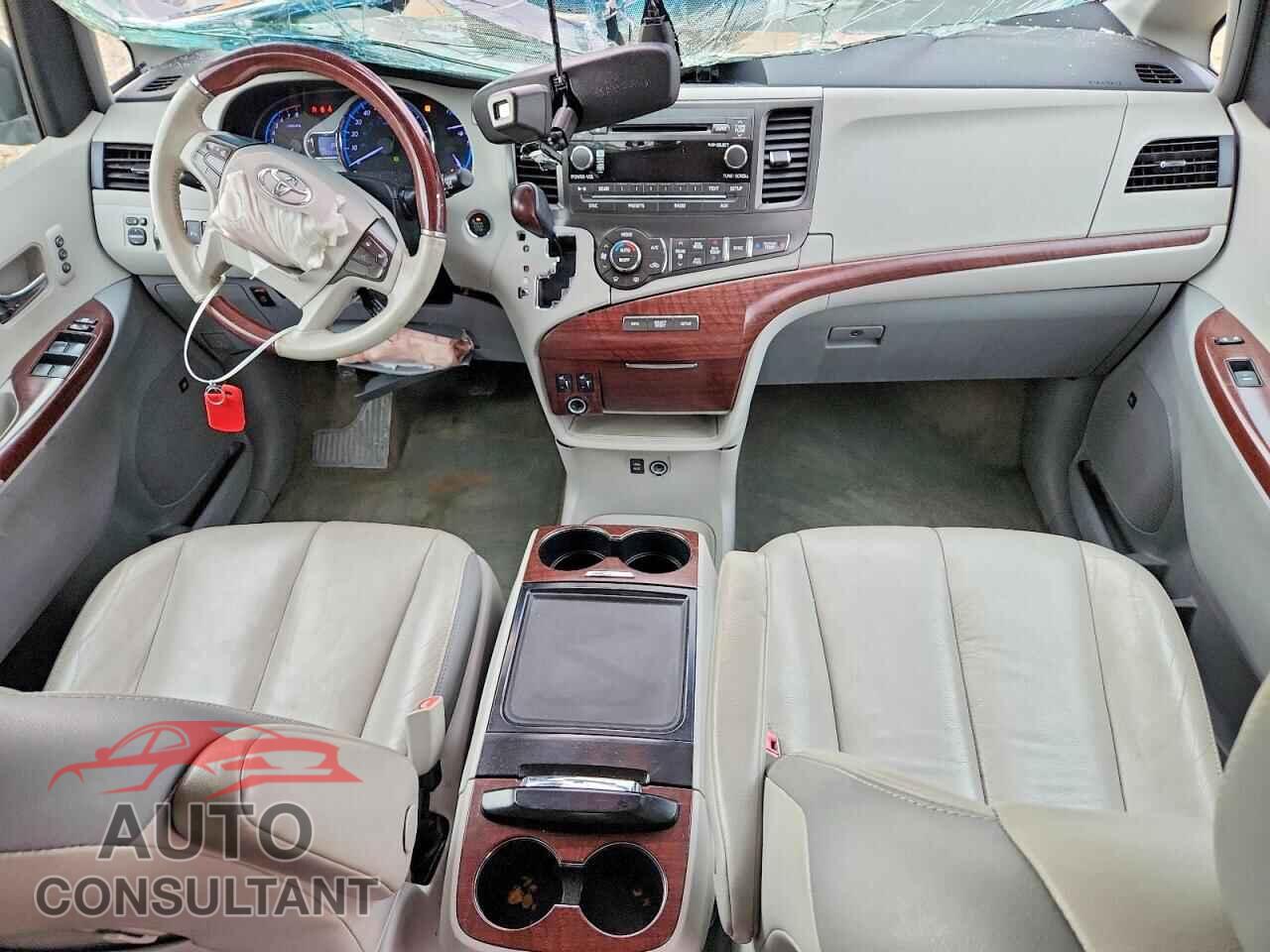 TOYOTA SIENNA 2013 - 5TDYK3DC8DS308474