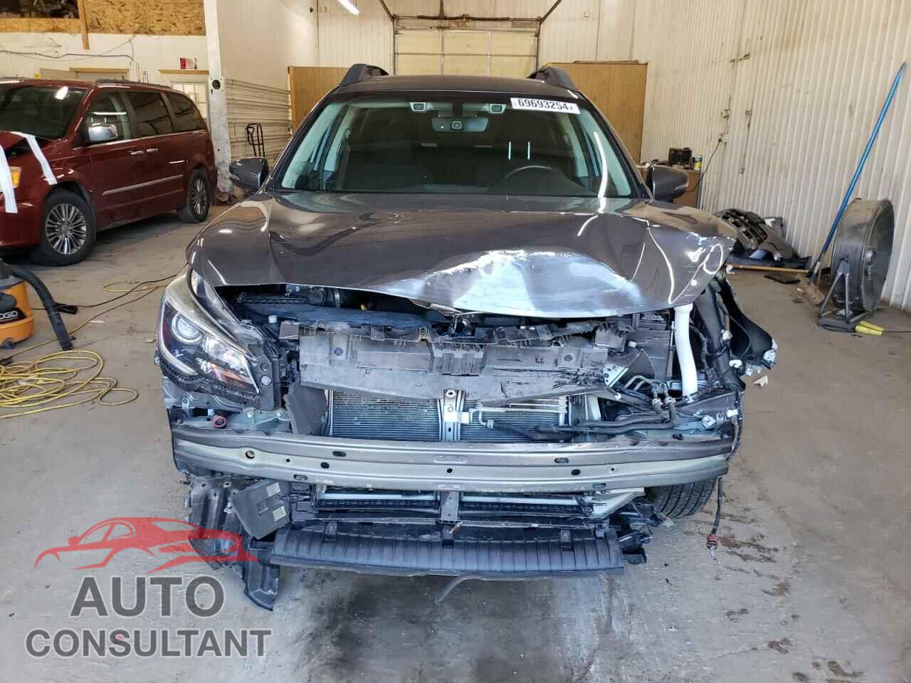 SUBARU OUTBACK 2018 - 4S4BSAFC2J3357802