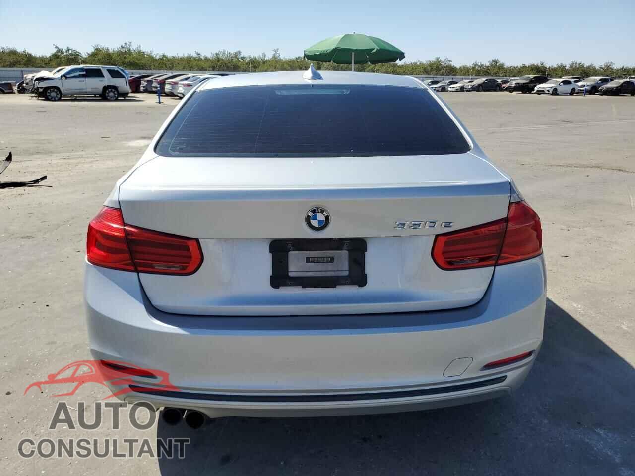 BMW 3 SERIES 2018 - WBA8E1C52JA167468