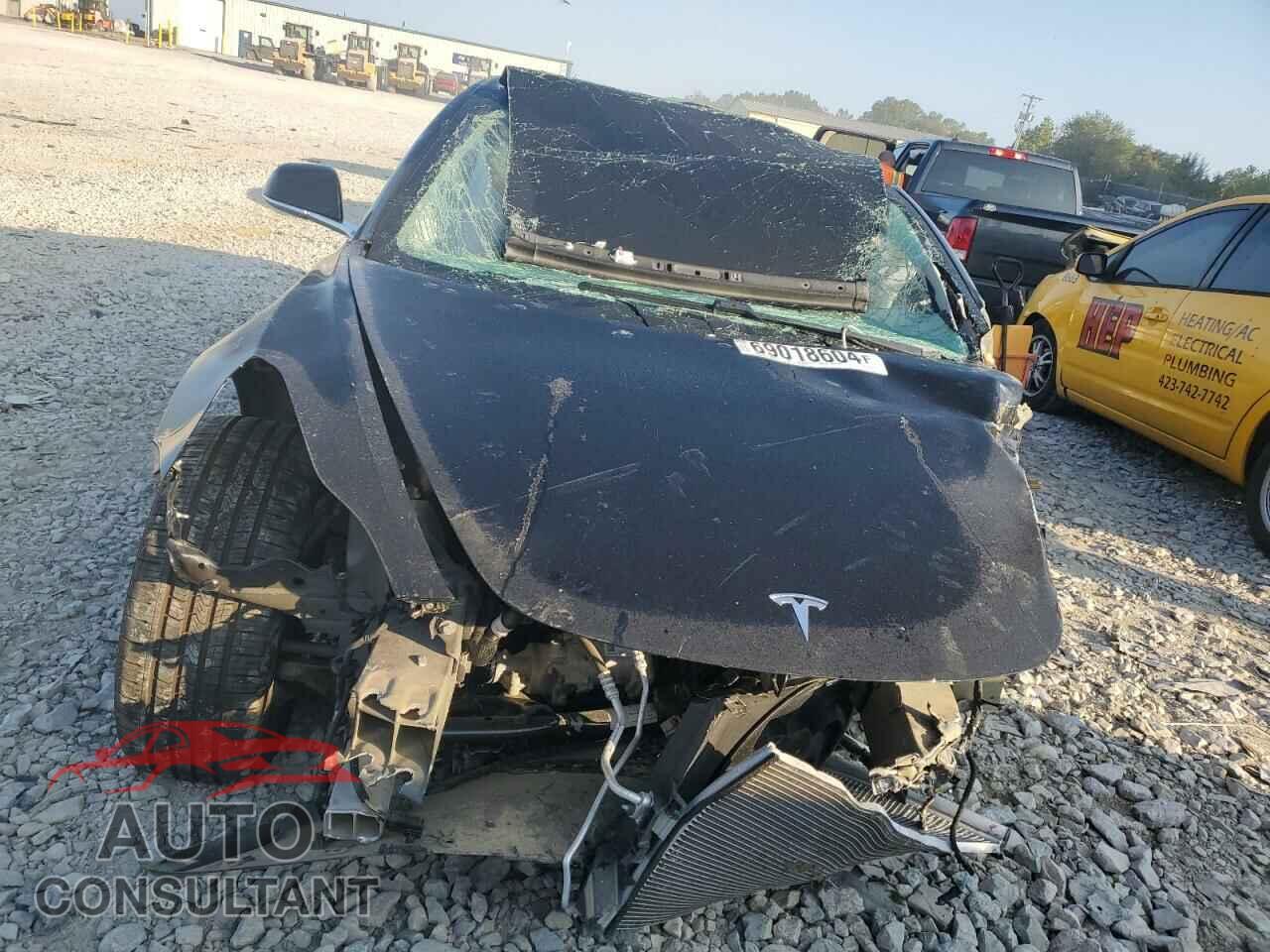 TESLA MODEL 3 2018 - 5YJ3E1EB3JF182469