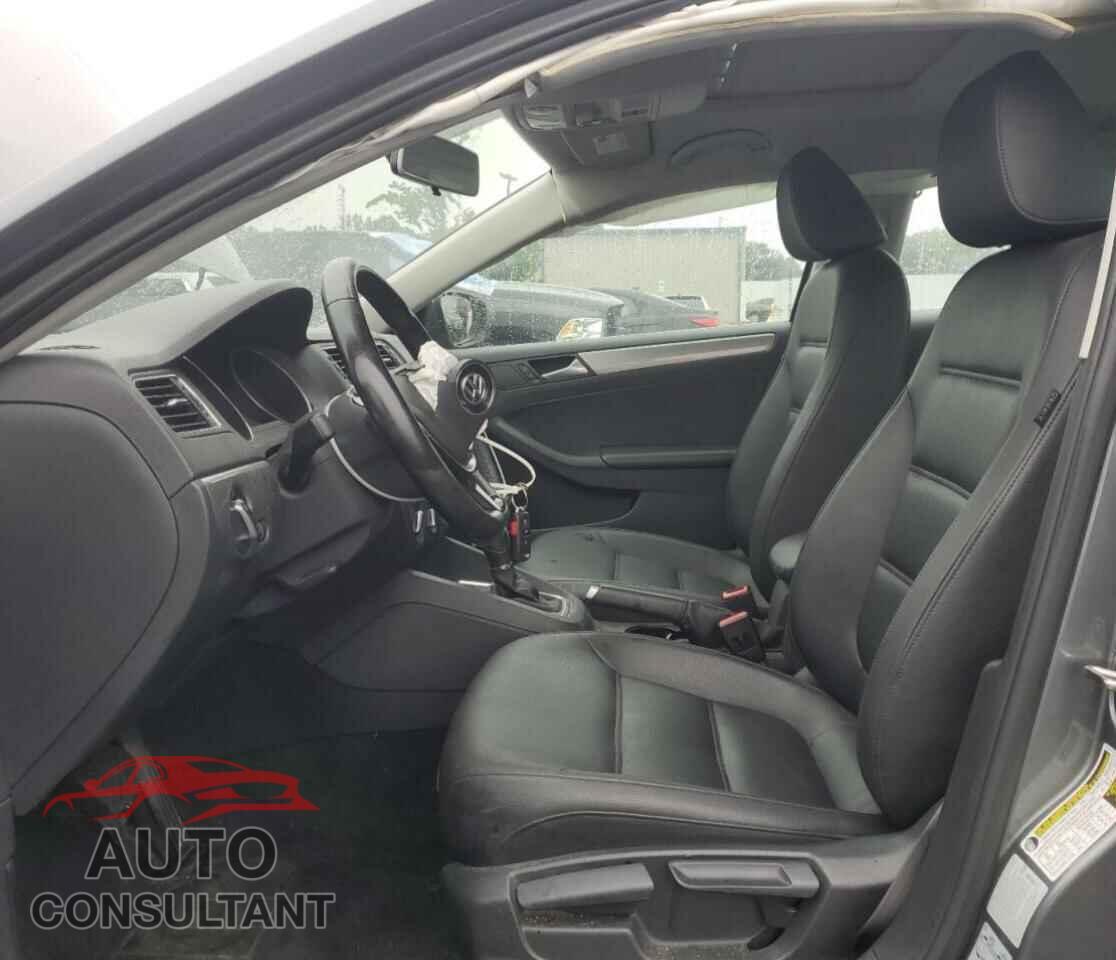 VOLKSWAGEN JETTA 2017 - 3VWDB7AJ2HM343247