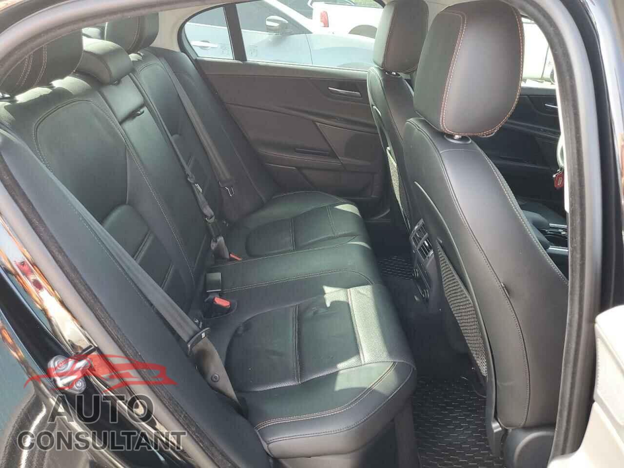 JAGUAR XE 2017 - SAJAK4BV4HCP15471