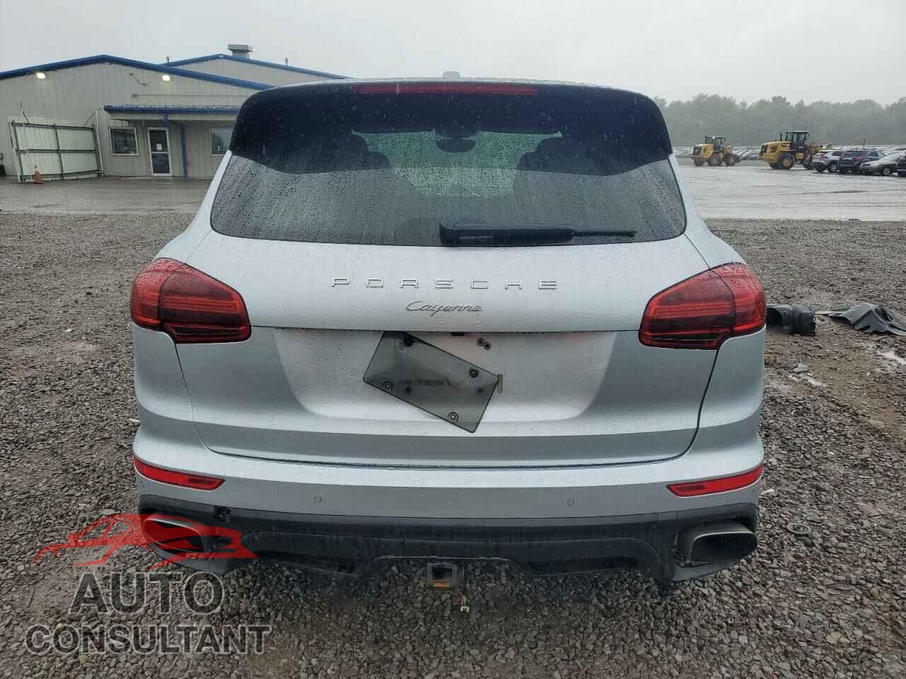 PORSCHE CAYENNE 2018 - WP1AA2A23JKA00625