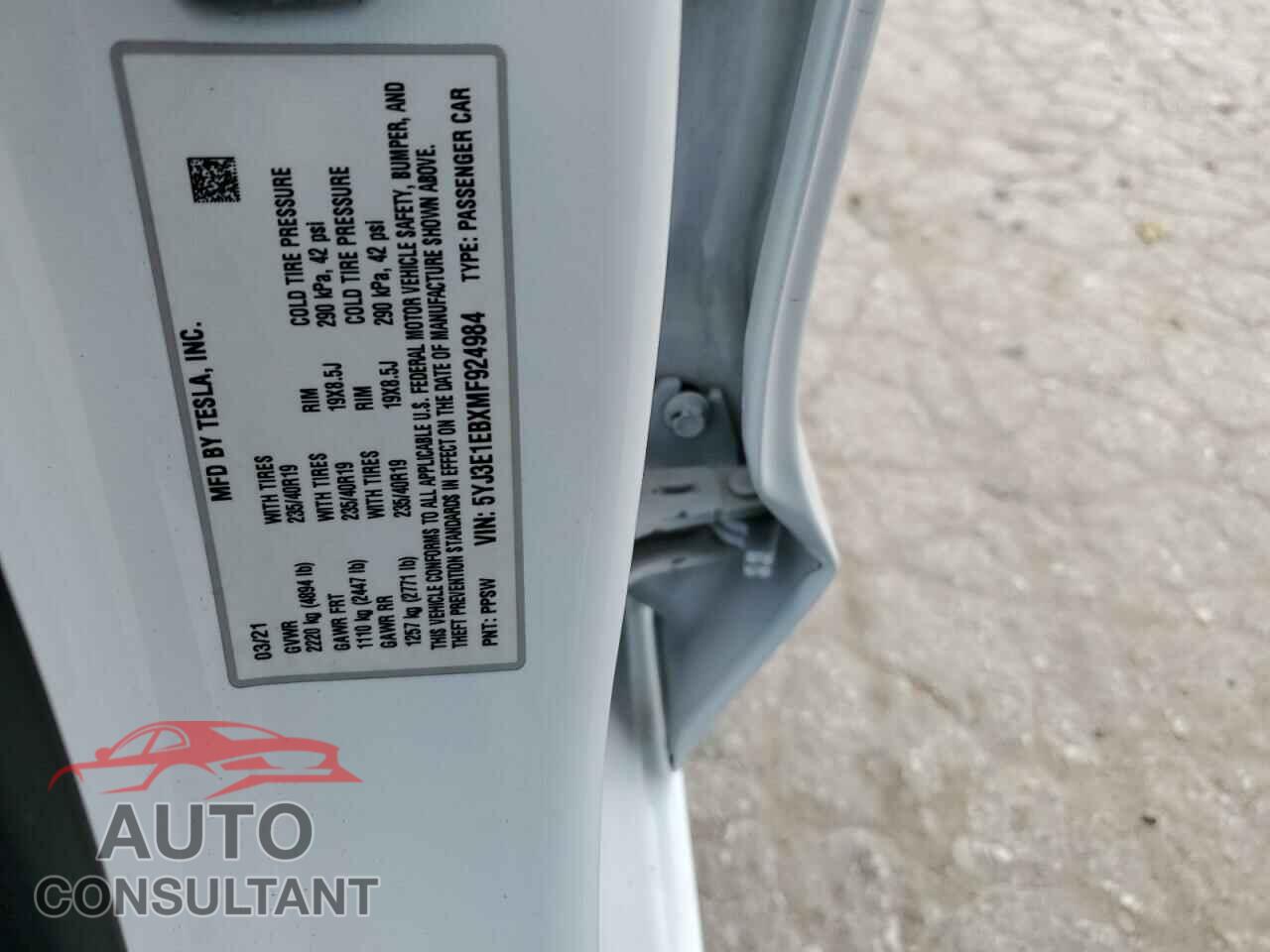 TESLA MODEL 3 2021 - 5YJ3E1EBXMF924984
