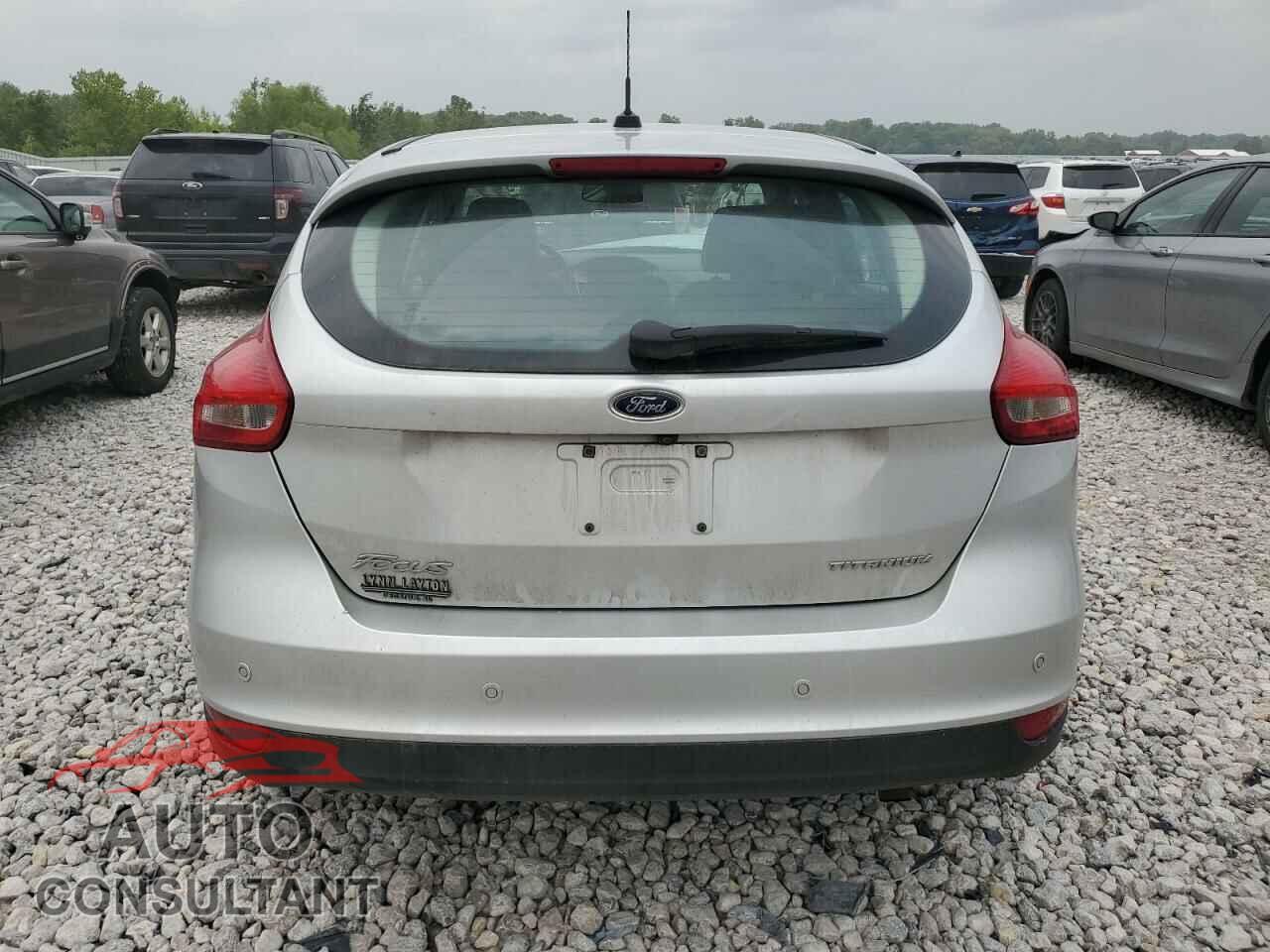 FORD FOCUS 2017 - 1FADP3N20HL320461