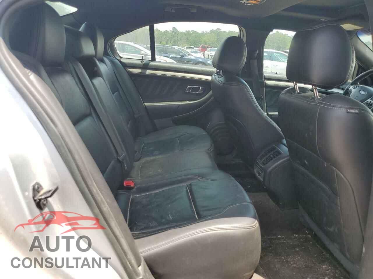 FORD TAURUS 2018 - 1FAHP2E89JG129202