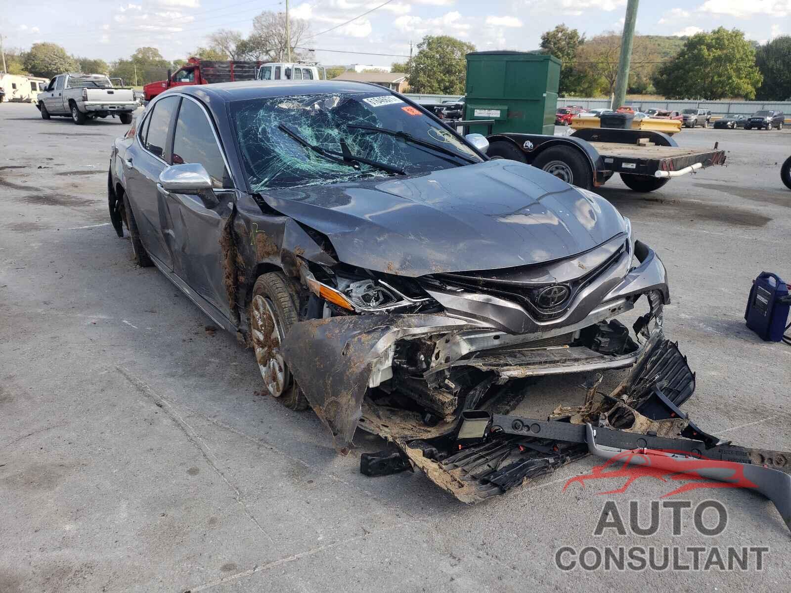 TOYOTA CAMRY 2018 - 4T1B11HK4JU584782