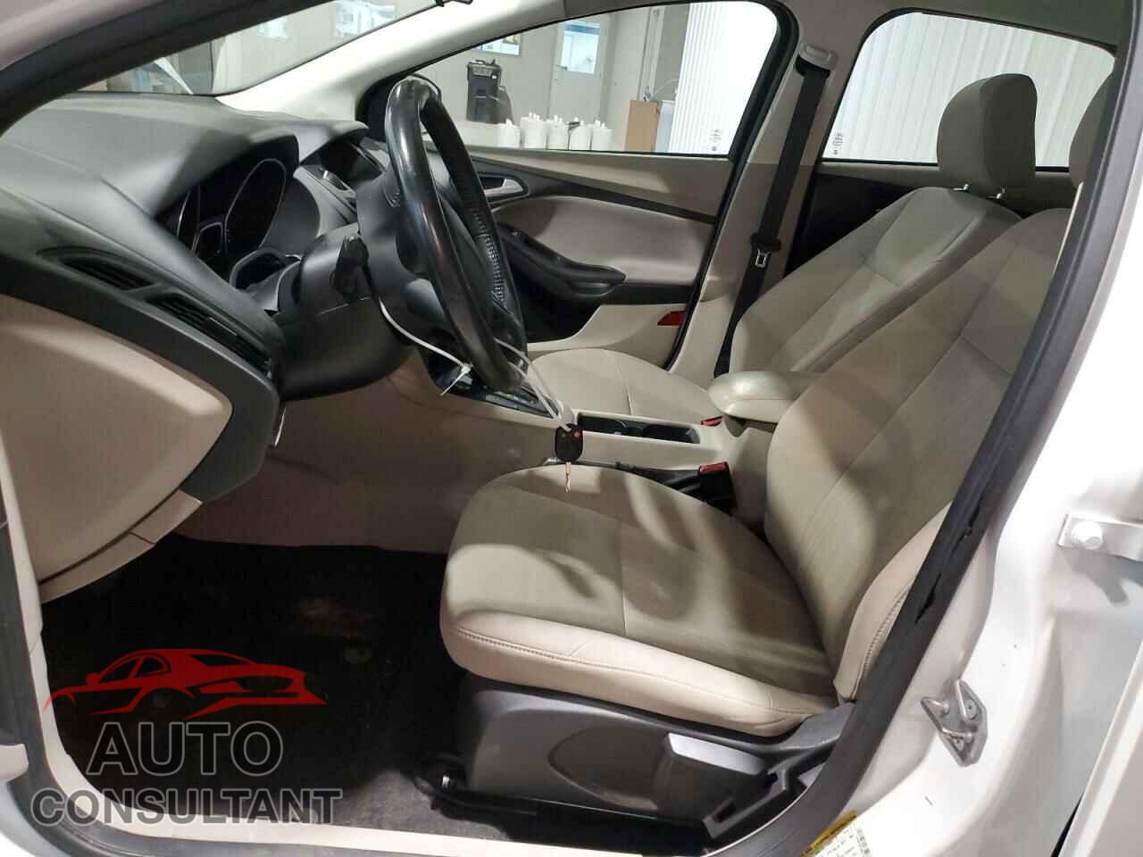 FORD FOCUS 2017 - 1FADP3F26HL243335