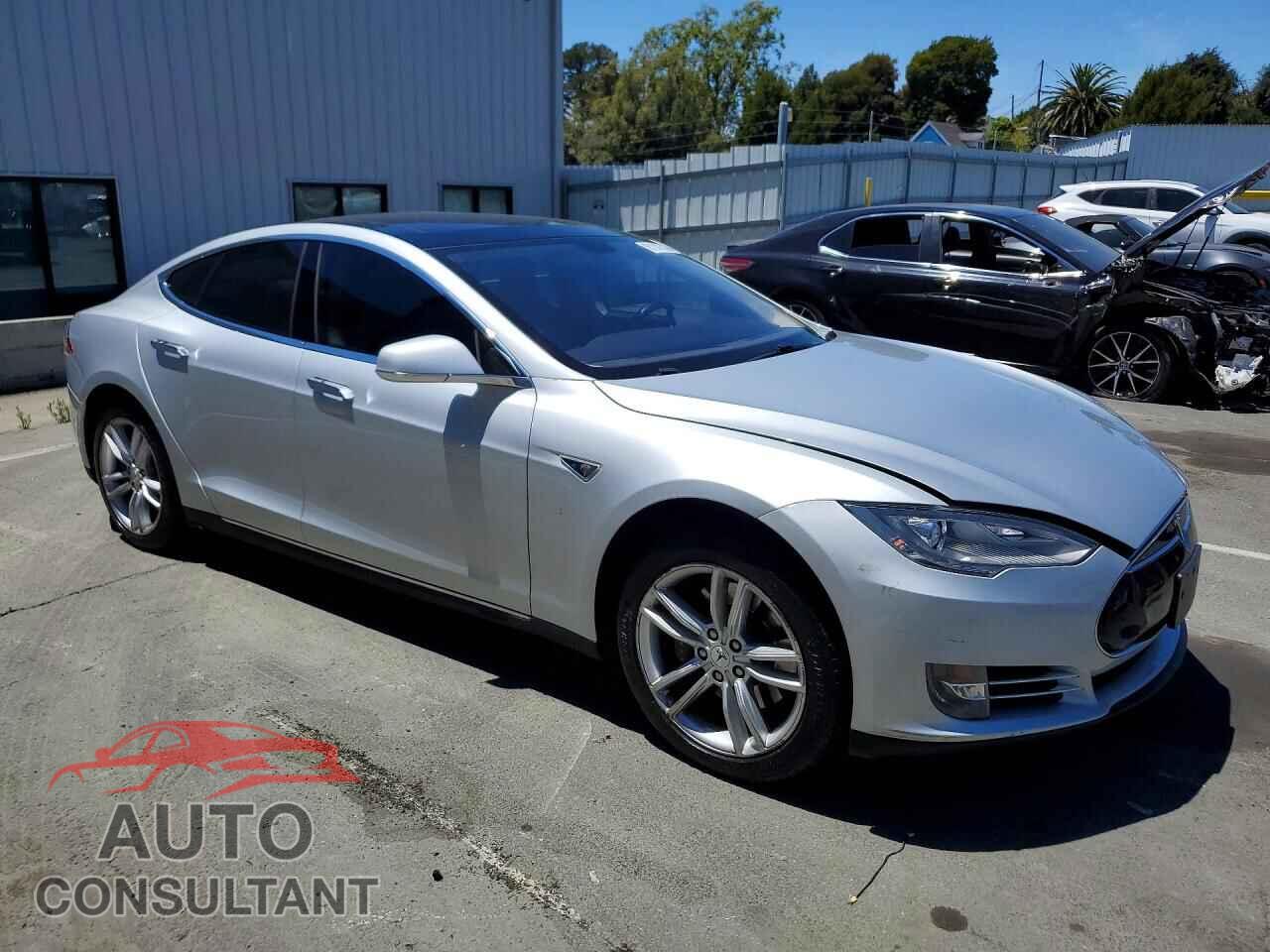 TESLA MODEL S 2013 - 5YJSA1CN3DFP13548
