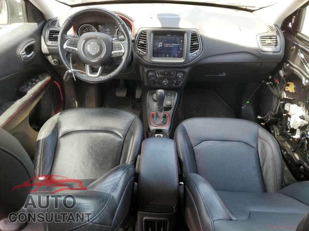 JEEP COMPASS 2018 - 3C4NJDDB2JT130338