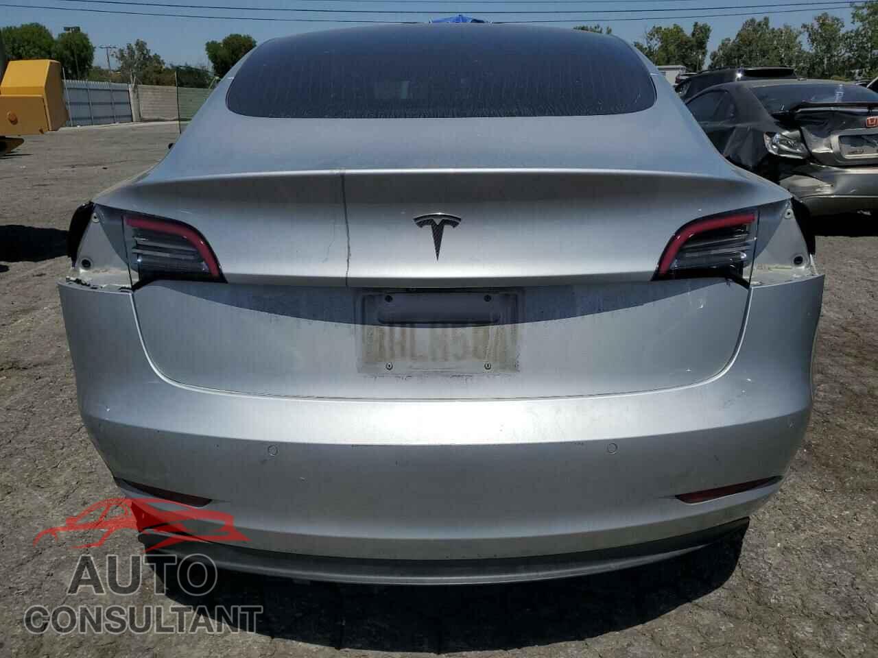 TESLA MODEL 3 2018 - 5YJ3E1EB8JF069262