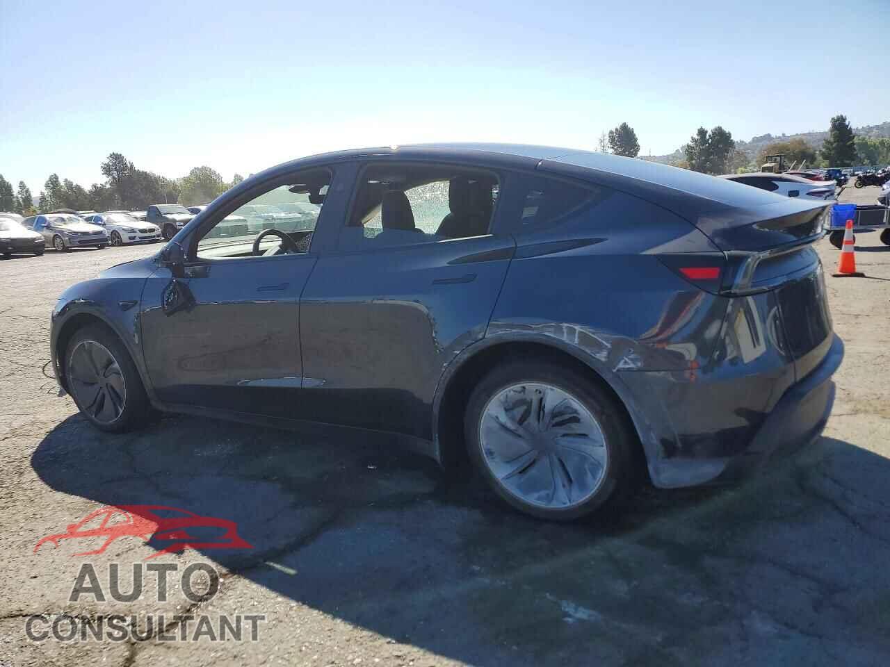 TESLA MODEL Y 2026 - 7SAYGDEE2TF640519