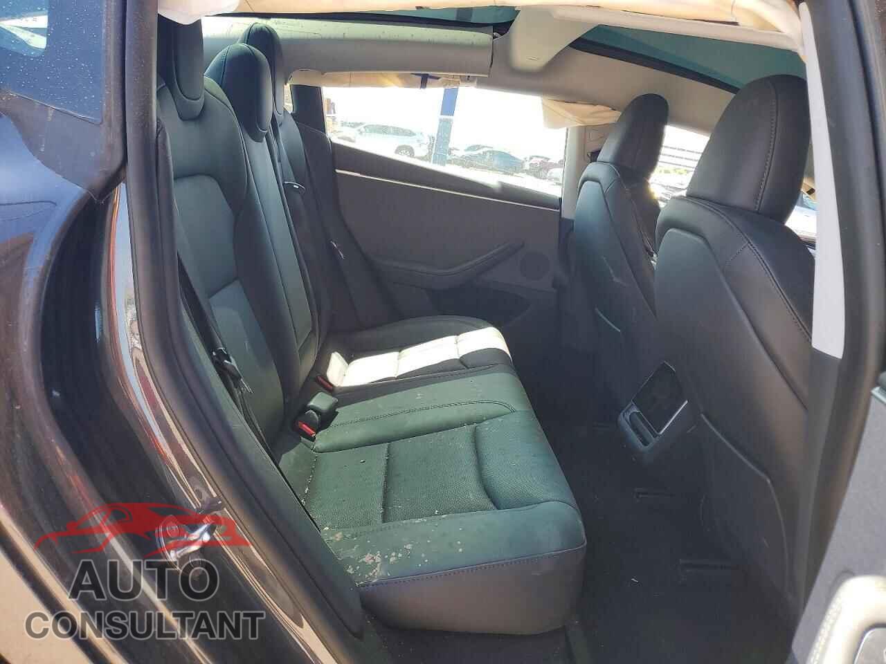 TESLA MODEL 3 2024 - 5YJ3E1EA0RF785477