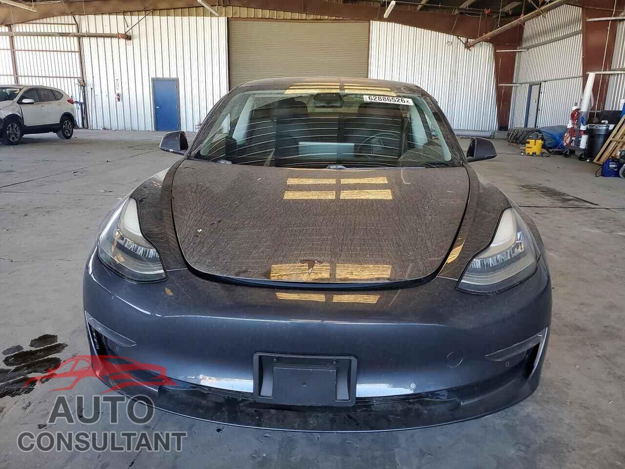 TESLA MODEL 3 2018 - 5YJ3E1EA4JF001323