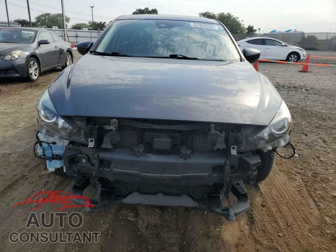 MAZDA 3 2018 - 3MZBN1V39JM246270