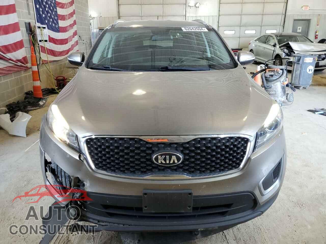 KIA SORENTO 2017 - 5XYPGDA33HG293392