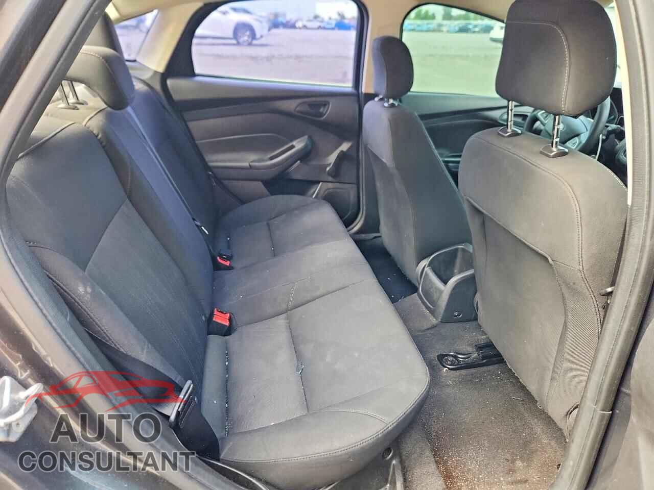 FORD FOCUS 2017 - 1FADP3E27HL202441