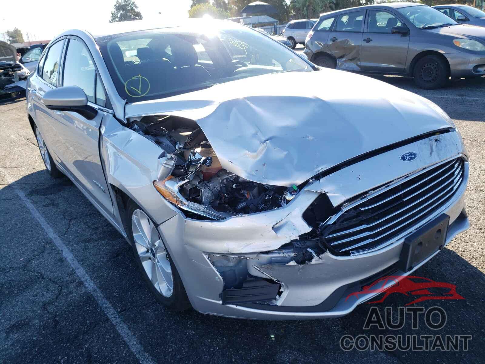 FORD FUSION 2019 - 3FA6P0LUXKR151828