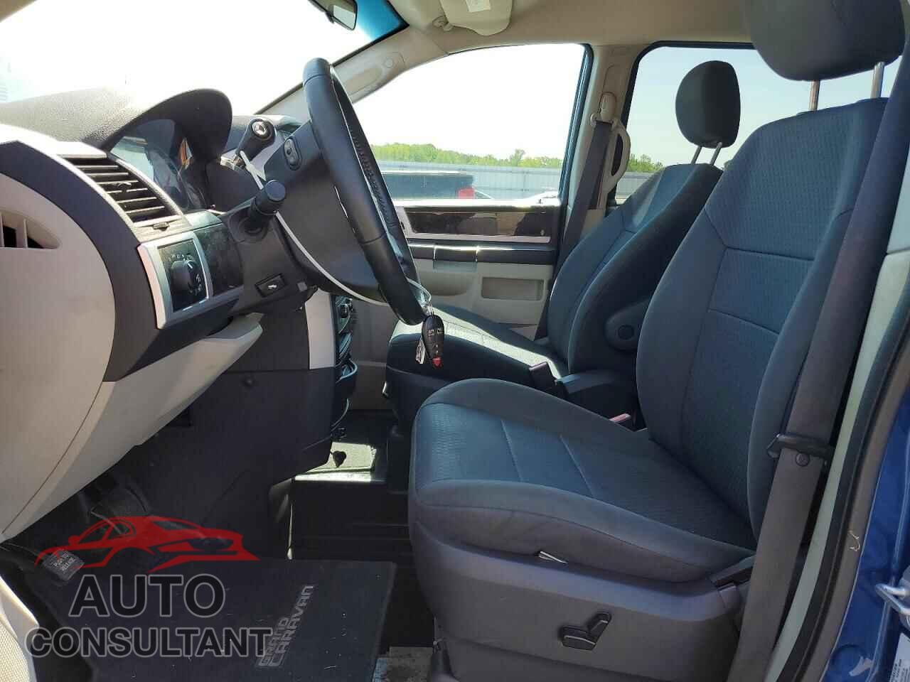 DODGE CARAVAN 2010 - 2D4RN5D15AR100775