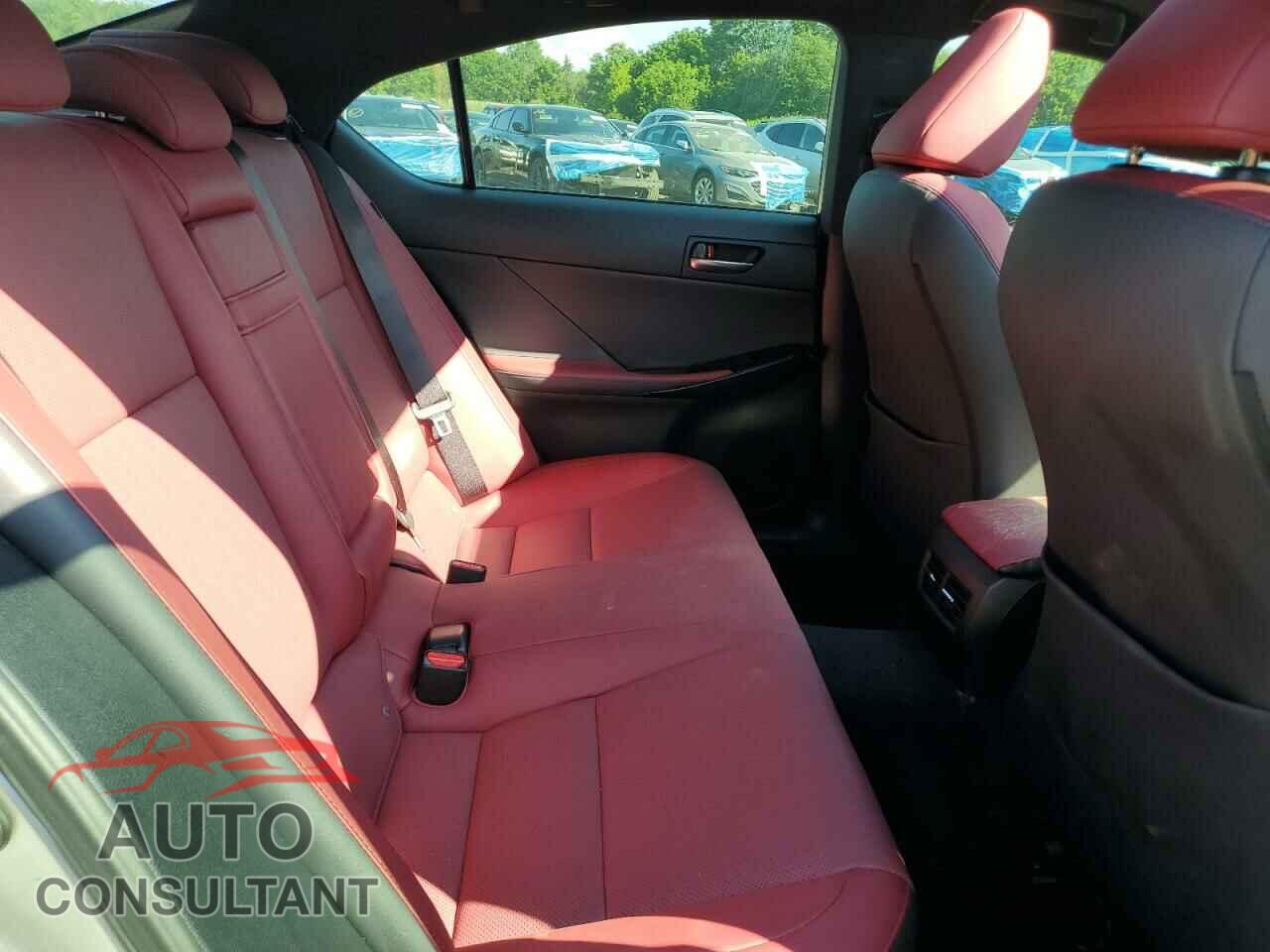 LEXUS IS 2021 - JTHCA1D28M5117022