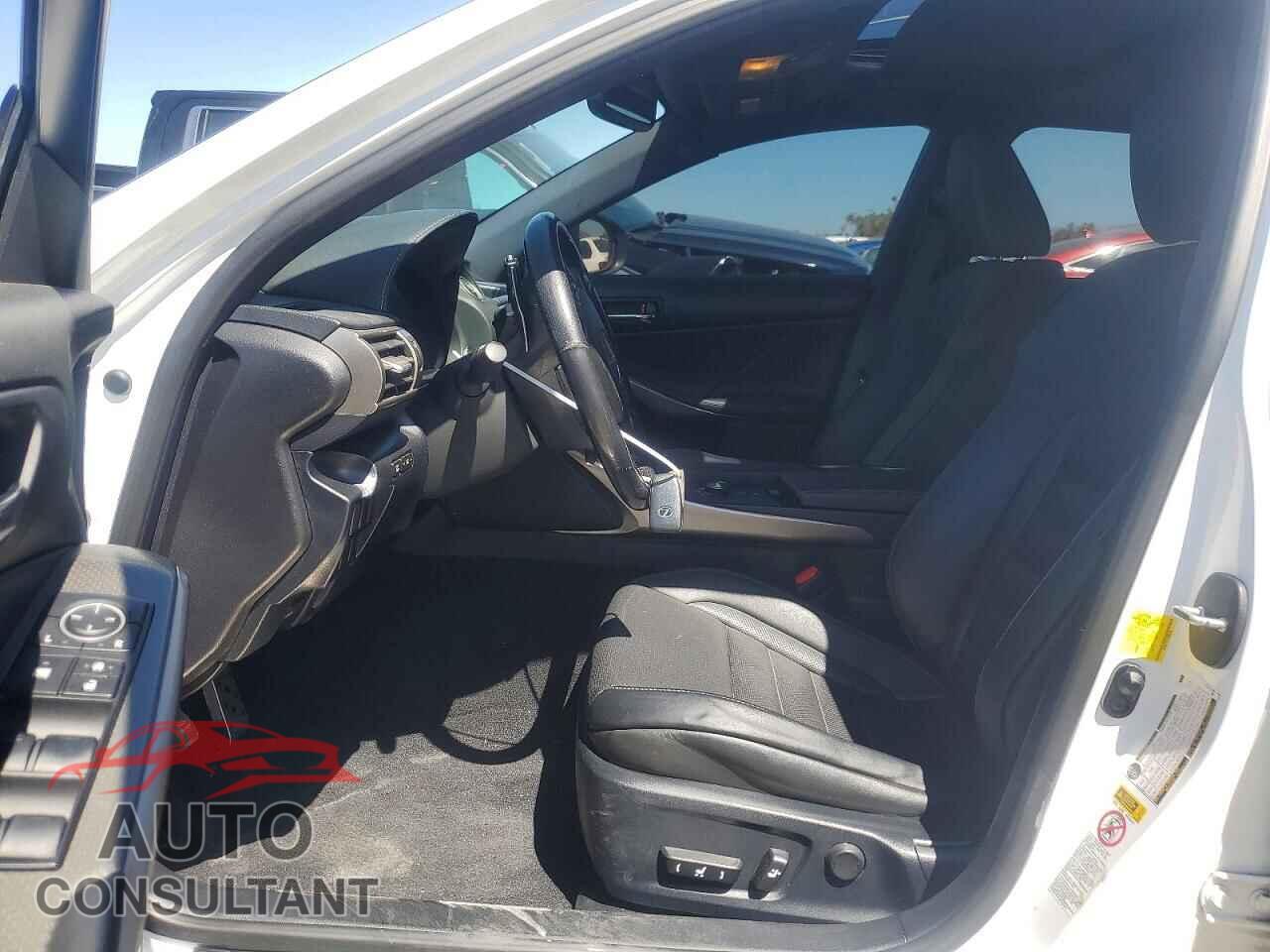 LEXUS IS 2016 - JTHBA1D27G5006784