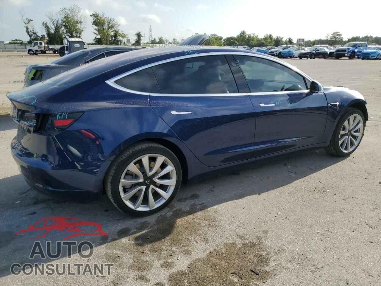 TESLA MODEL 3 2018 - 5YJ3E1EA5JF031205