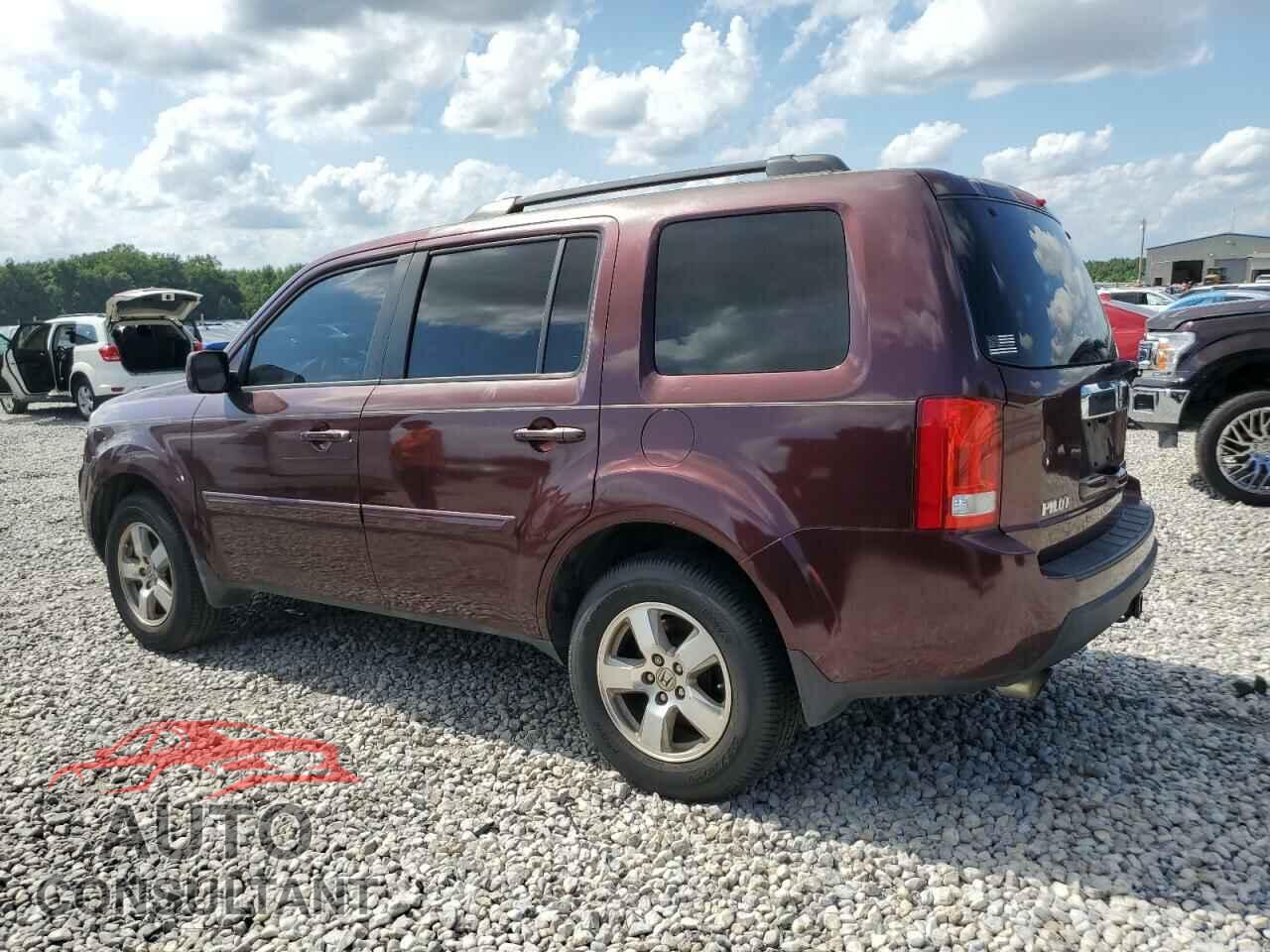 HONDA PILOT 2011 - 5FNYF3H40BB011224