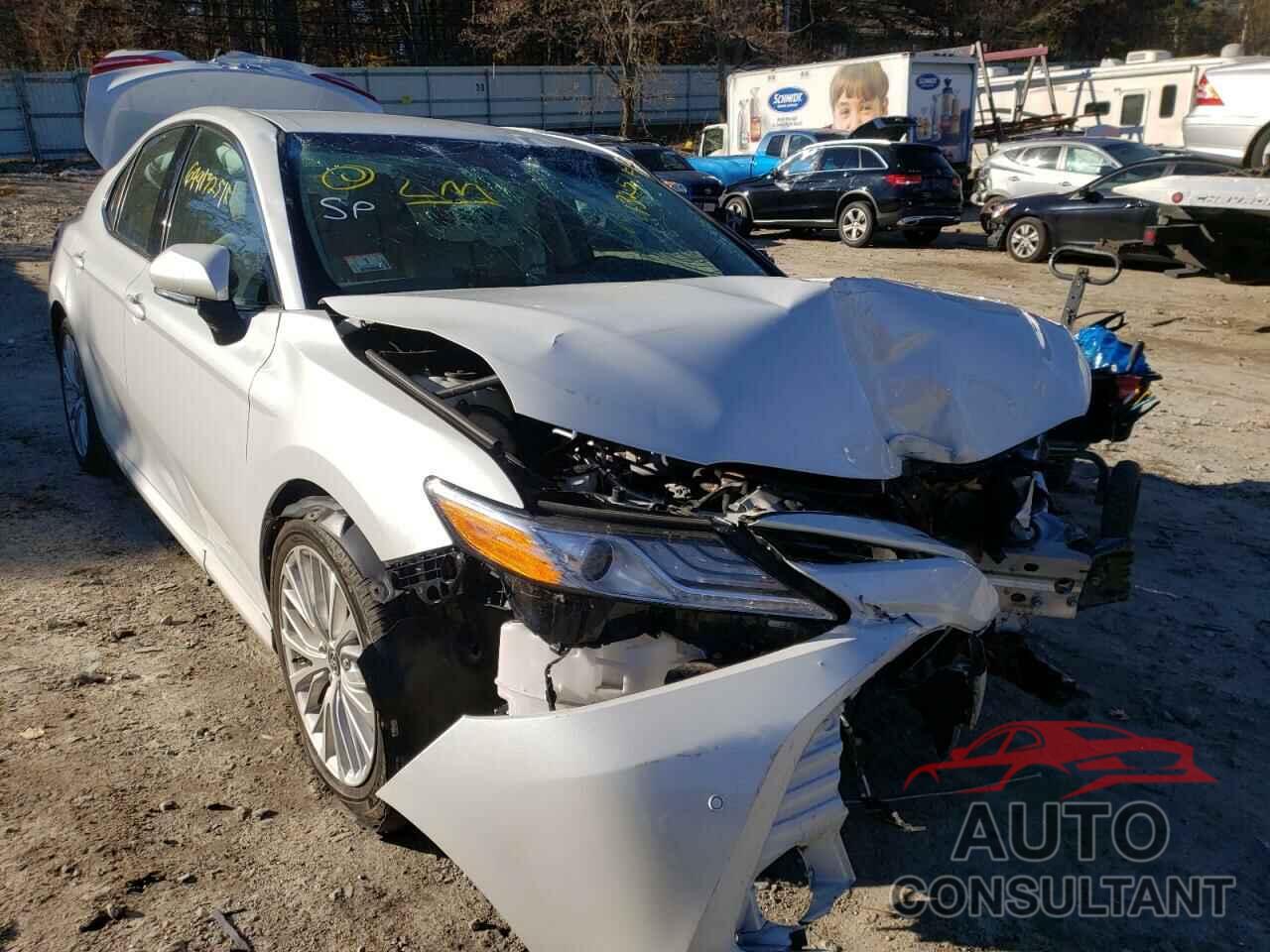 TOYOTA CAMRY 2018 - 4T1B11HK4JU047992
